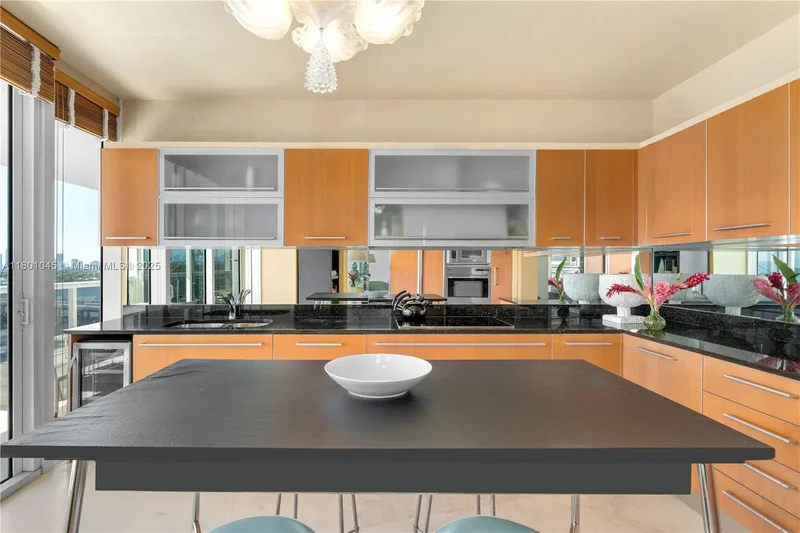 400 Alton Rd 1101, Miami Beach, Florida, United States. - Photo 18