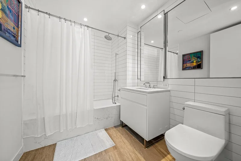 3 Bedrooms Apartment