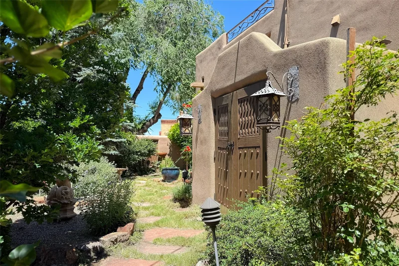 517 Paseo De Peralta , Santa Fe, NM 87501, Santa Fe, New Mexico, United States. - Photo 46