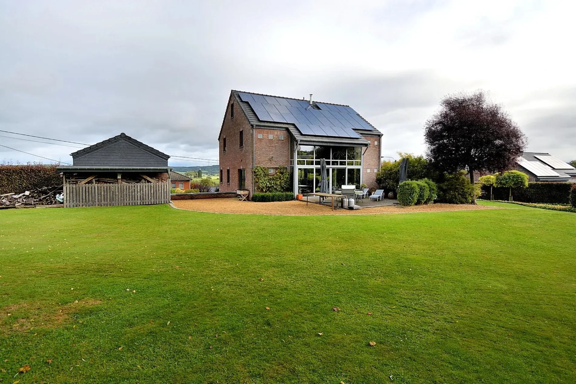 Exterior photo 8