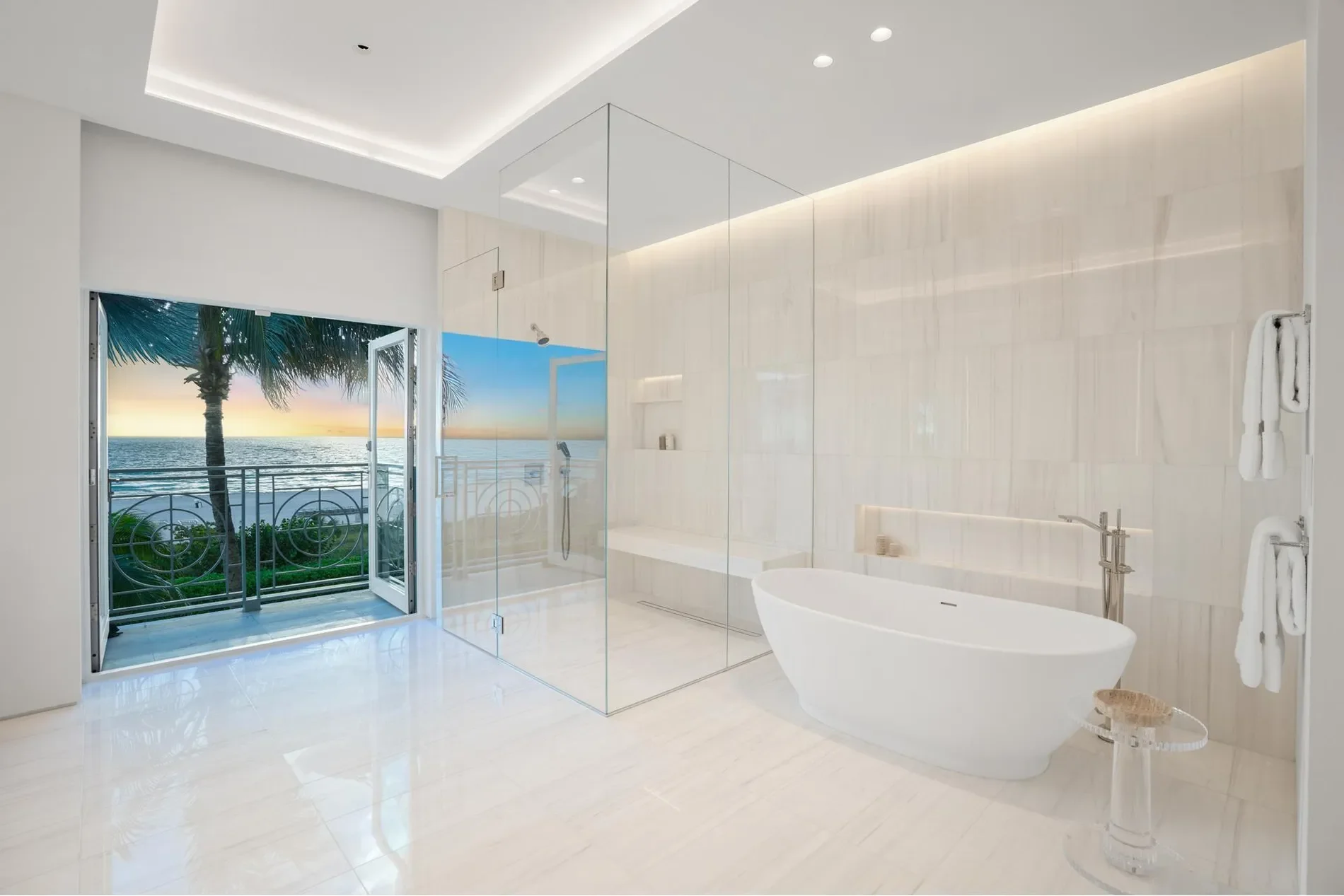 5959 Collins Ave, Miami Beach, Florida, United States. - Photo 29