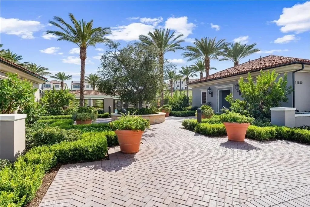 136 Newburry, Irvine, California, United States. - Photo 35