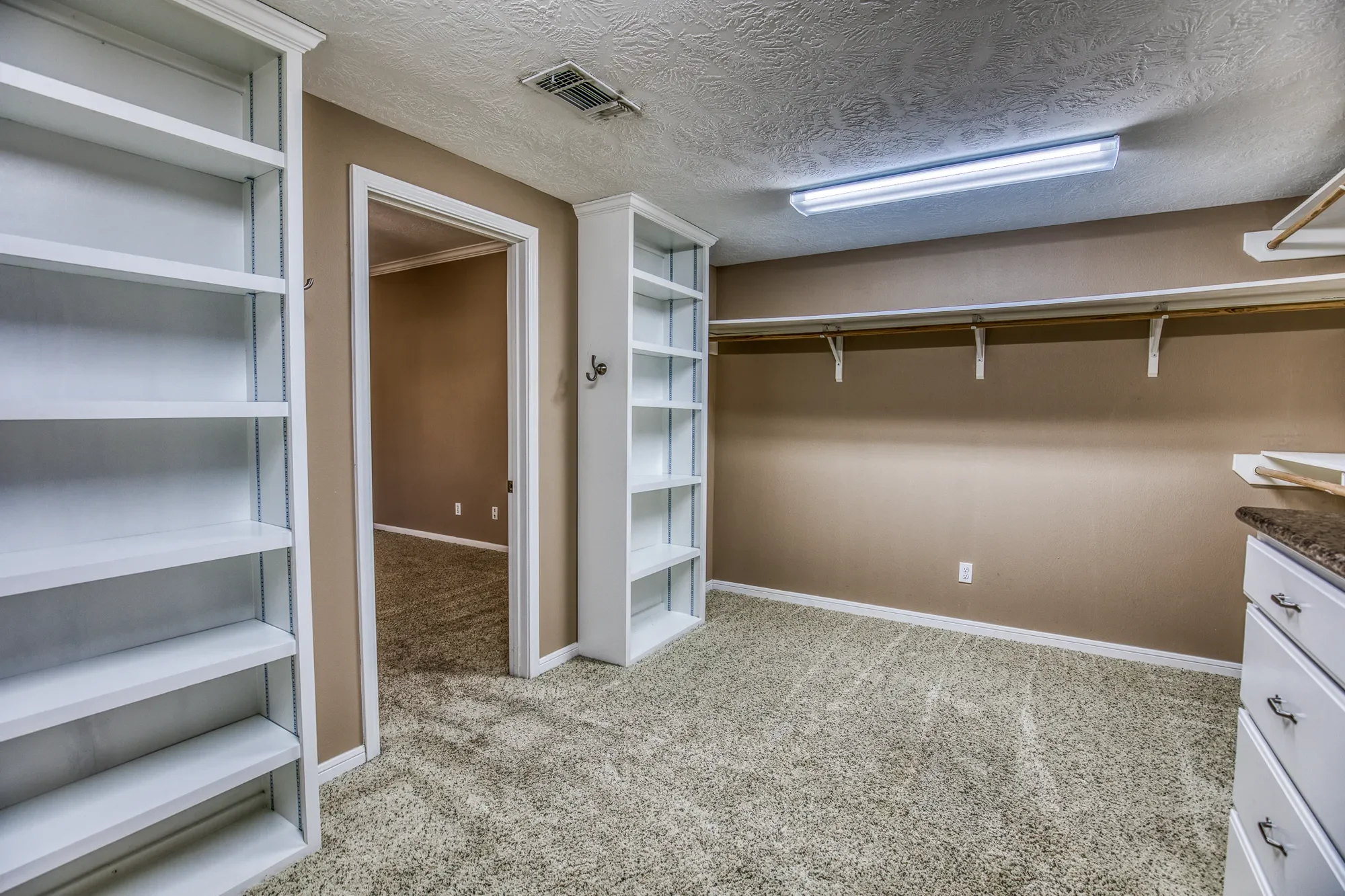 2706 Victory Lane , Brenham, TX 77833, Brenham, Texas, United States. - Photo 4