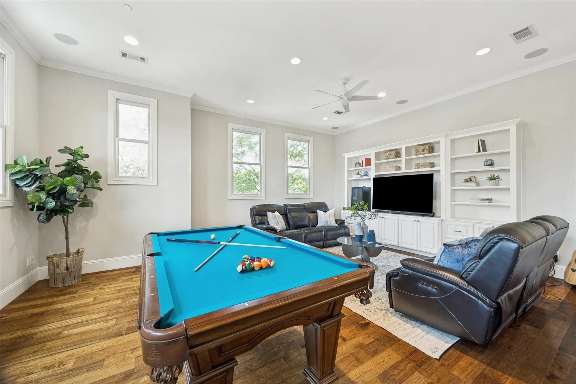 711 Timber Hill Drive, Hedwig Village, Texas, United States. - Photo 26
