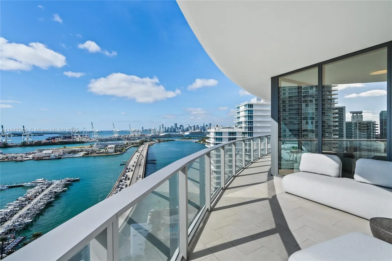 Miami Beach, Florida, United States. - Photo 9