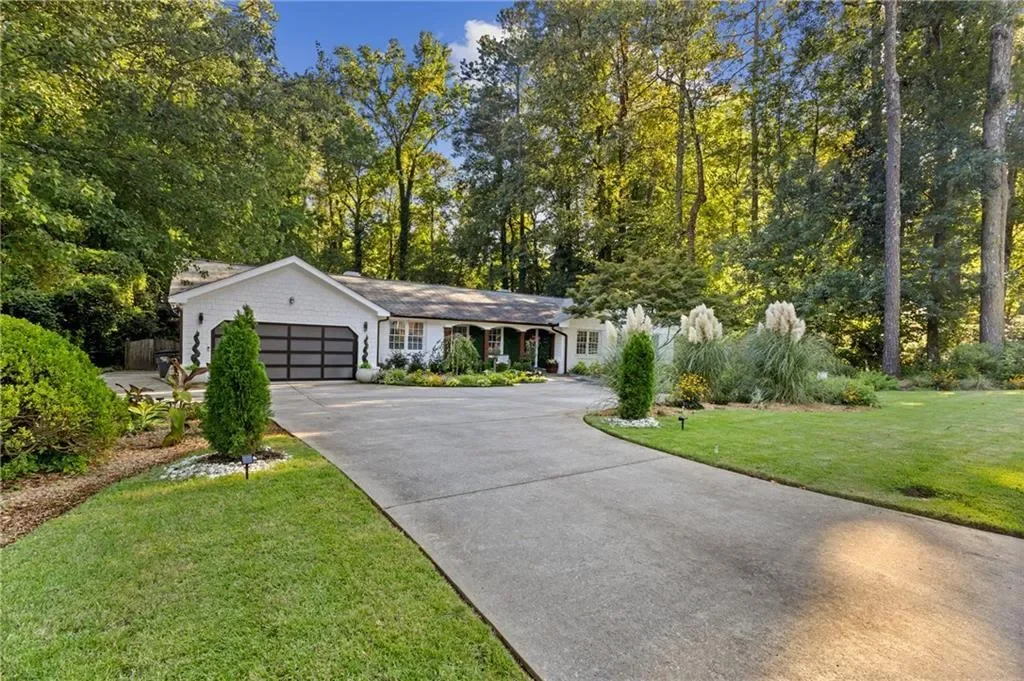 1905 Gainsborough Drive, Chamblee, Georgia, United States. - Photo 37