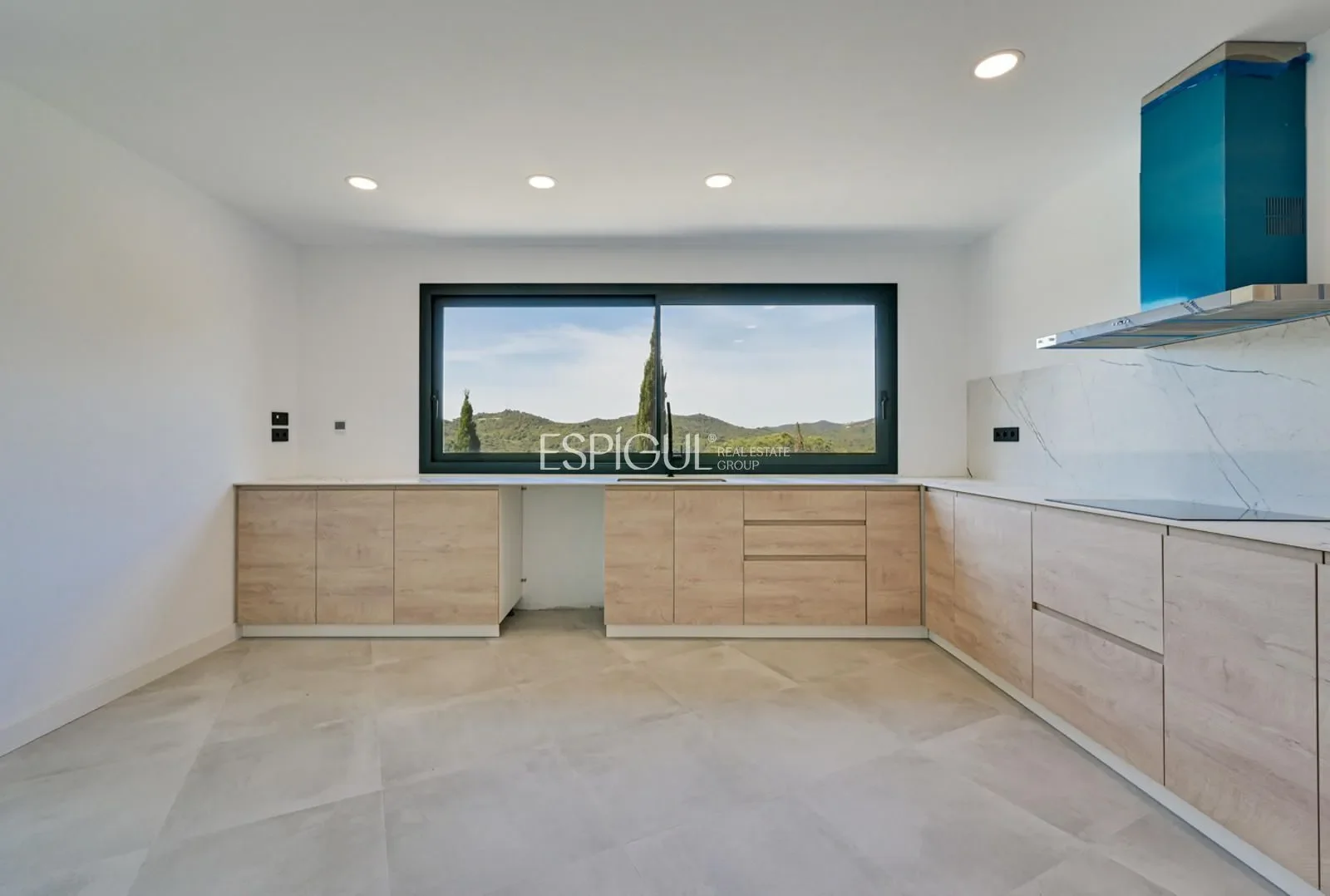 Gallery photo 12