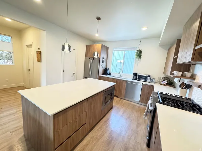 1538 E TALO CT, Salt Lake City, Utah, United States. - Photo 5