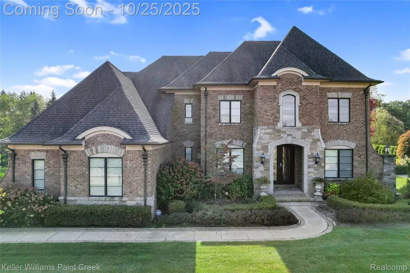 2821 Addison Circle S, Oakland Charter Township, MI 48306, Rochester, Michigan, United States. - Photo 35