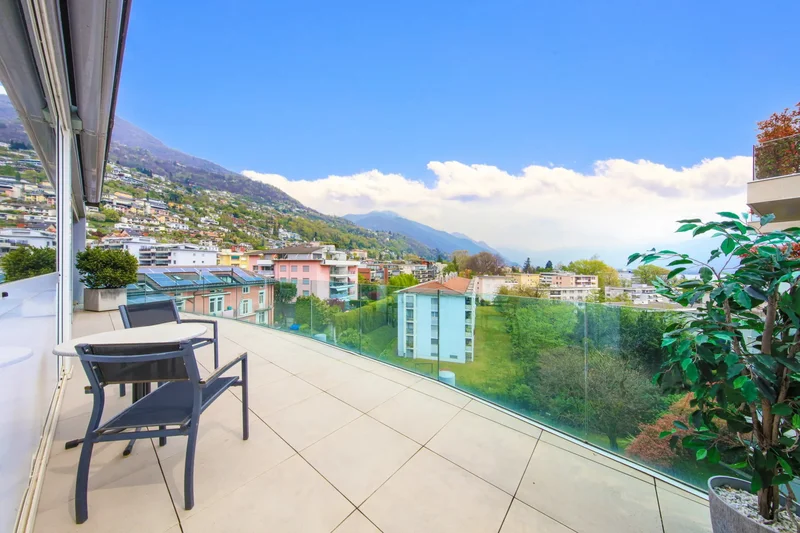 Exclusive Penthouse In Minusio: Comfort, Light And Panoramic View
