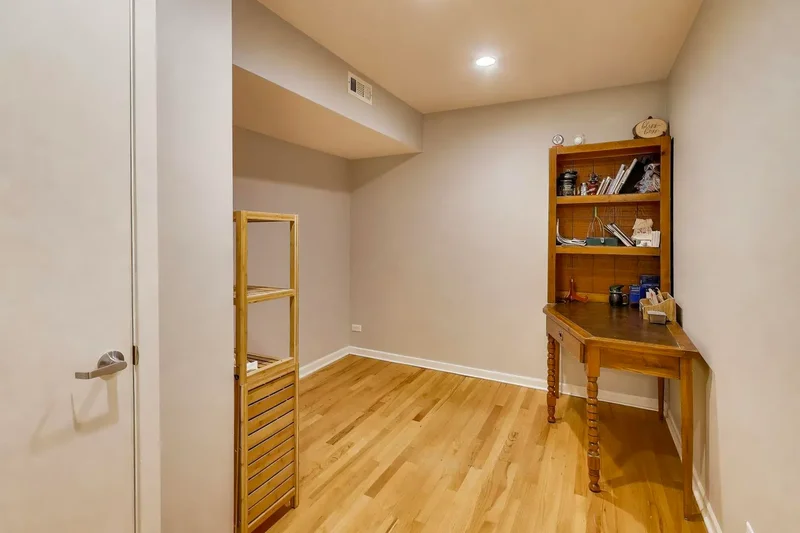 1140 W Cornelia Avenue #D, Chicago, Illinois, United States. - Photo 16