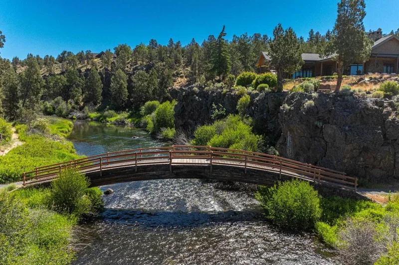 20305 Arrowhead Drive , Bend, OR 97703, Bend, Oregon, United States. - Photo 33