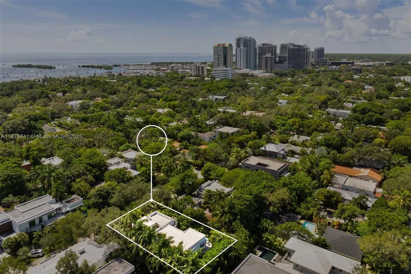 2321 Trapp Ave, Miami, Florida, United States. - Photo 22