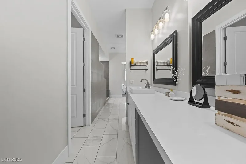 5865 Egan Crest Drive, Las Vegas, Nevada, United States. - Photo 61