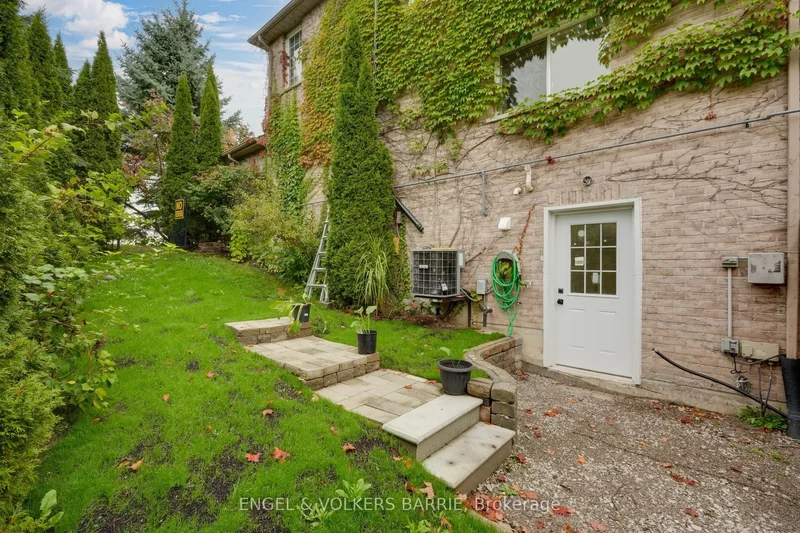 19 Northview Crescent, Barrie, Ontario, Canada. - Photo 2