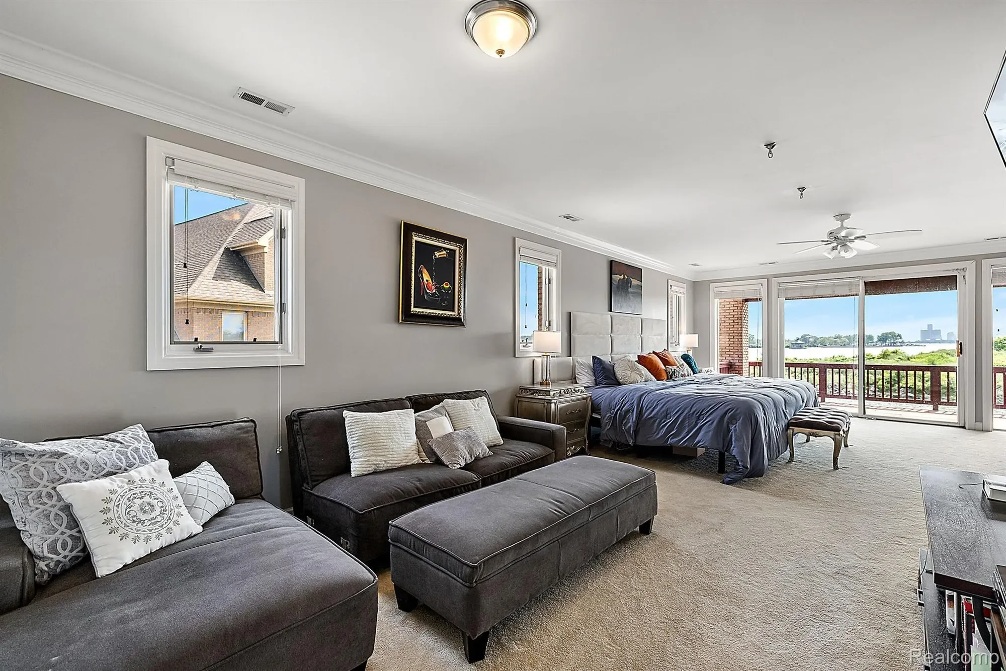 18 SAND BAR Lane, Detroit, MI 48214, Detroit, Michigan, United States. - Photo 4