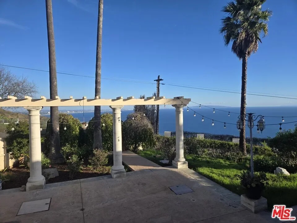20776 Big Rock Drive, Malibu, California, United States. - Photo 13
