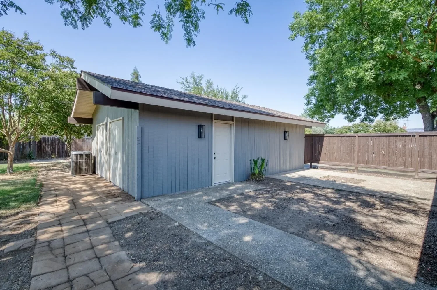 4 Bedrooms Single Family Detached