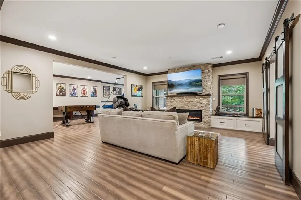 16140 Grand Litchfield Drive, Roswell, Georgia, United States. - Photo 49