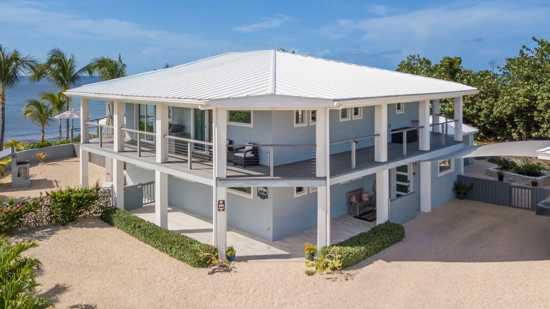 Exterior photo 4
