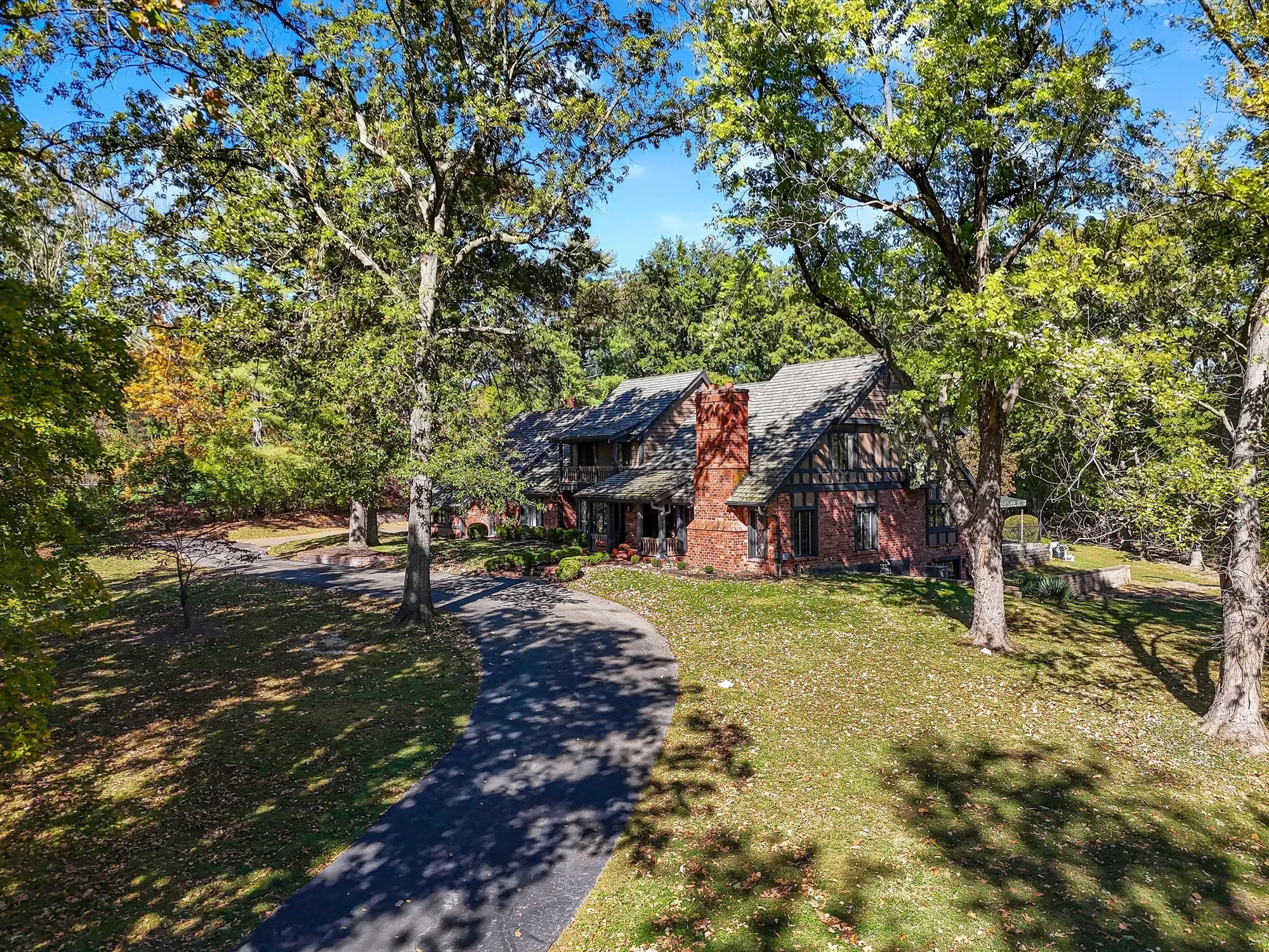 73 Overhills Drive , Ladue, MO 63124, Ladue, Missouri, United States. - Photo 38