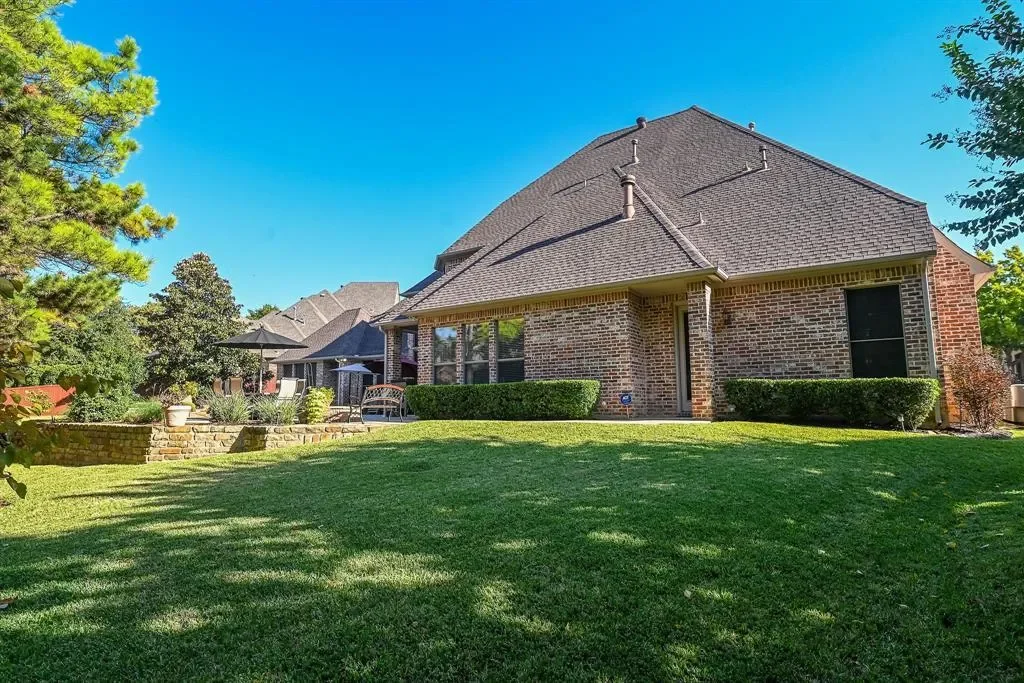 702 Sussex Court, Grapevine, Texas, United States. - Photo 29