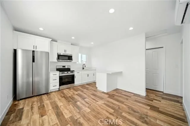 523 W 78th Street, Los Angeles, CA 90044, Los Angeles, California, United States. - Photo 29