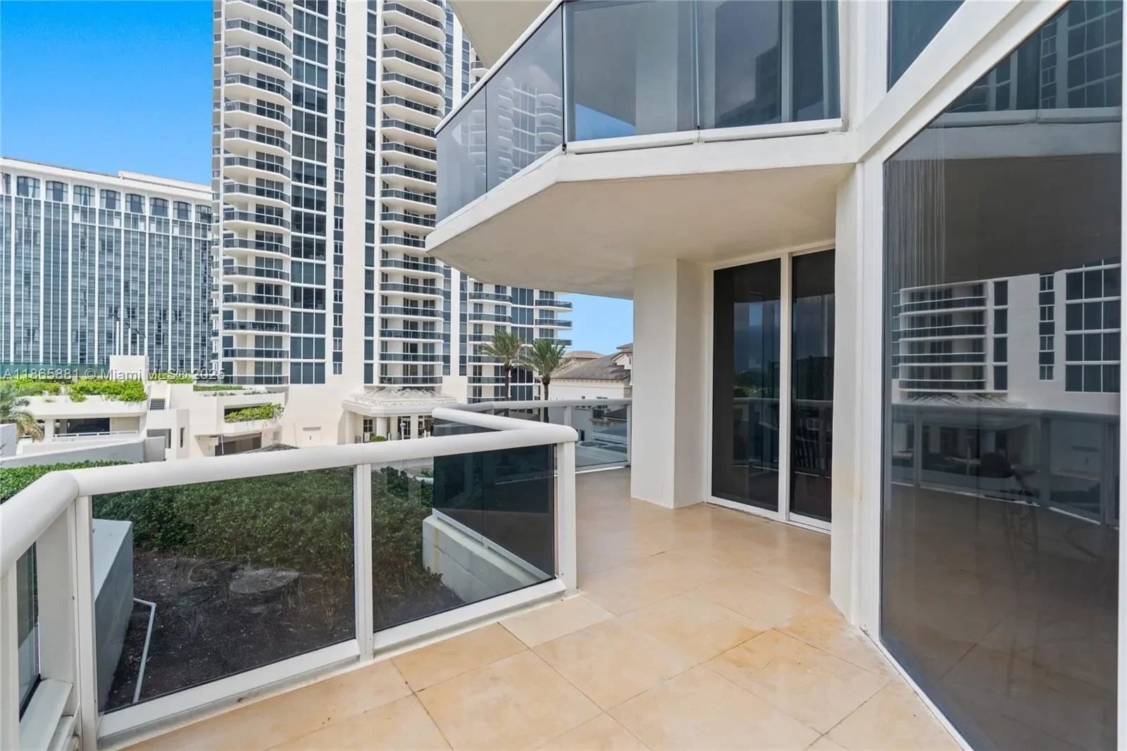 4775 Collins Ave 507, Miami Beach, Florida, United States. - Photo 4