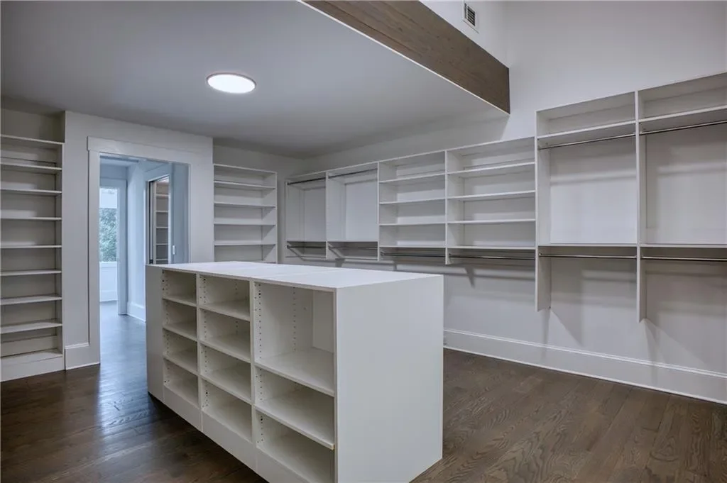 2883 W Roxboro Road NE, Atlanta, Georgia, United States. - Photo 26