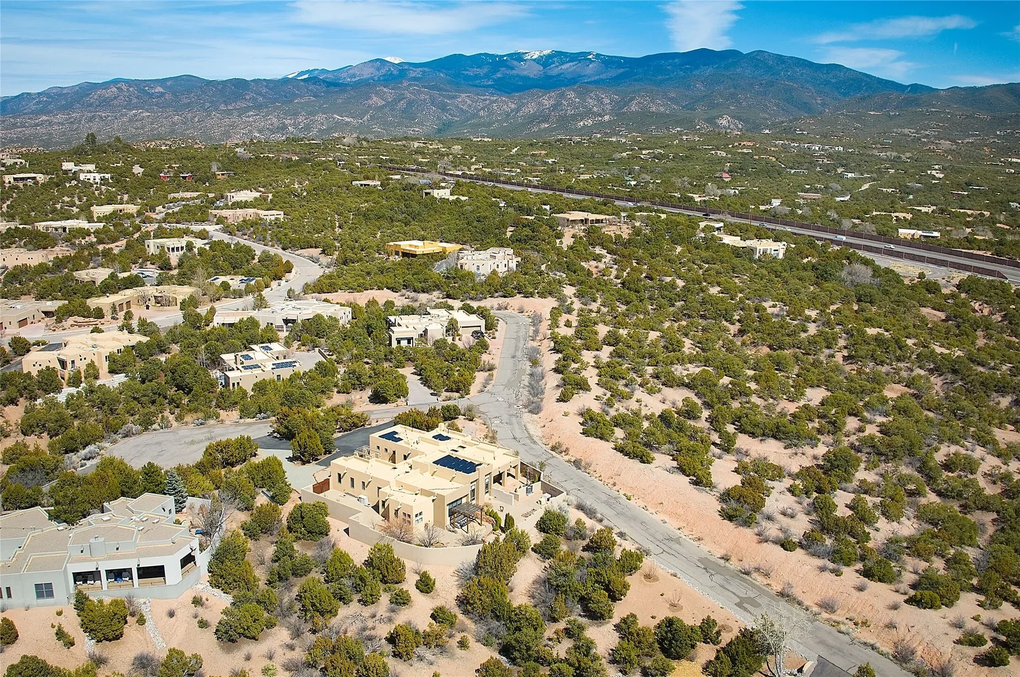 570 Via Arista, Santa Fe, NM 87506, Santa Fe, New Mexico, United States. - Photo 30