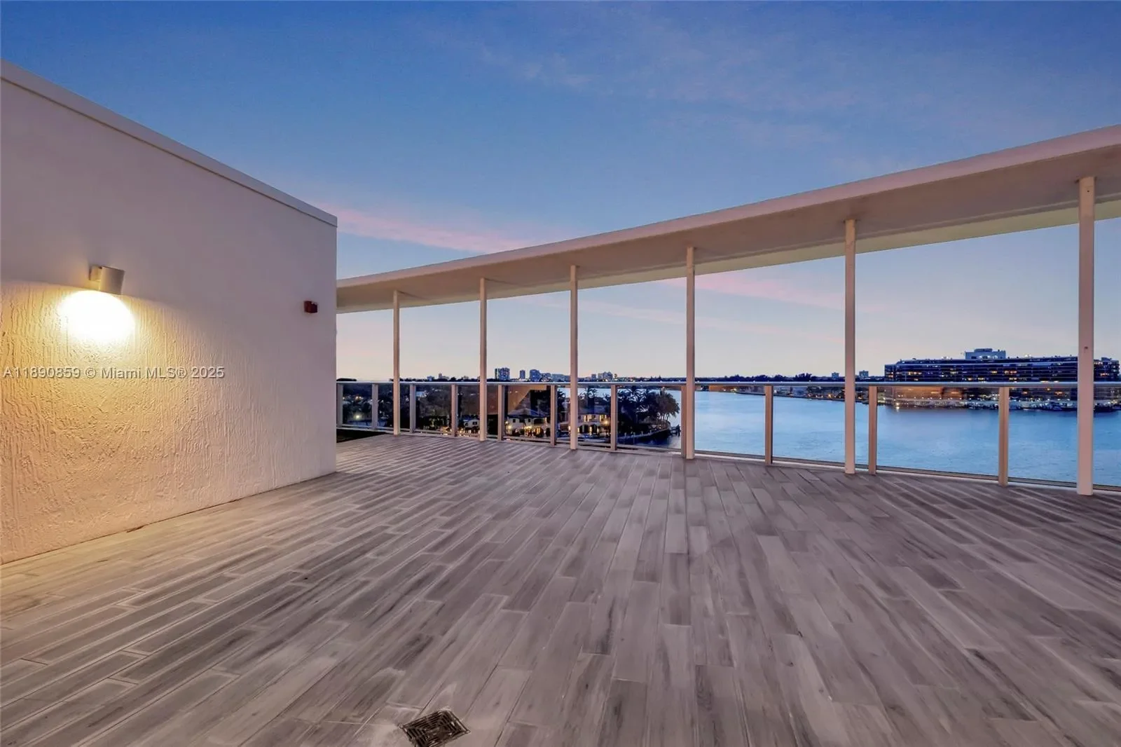 6620 Indian Creek Dr PH711, Miami Beach, Florida, United States. - Photo 60