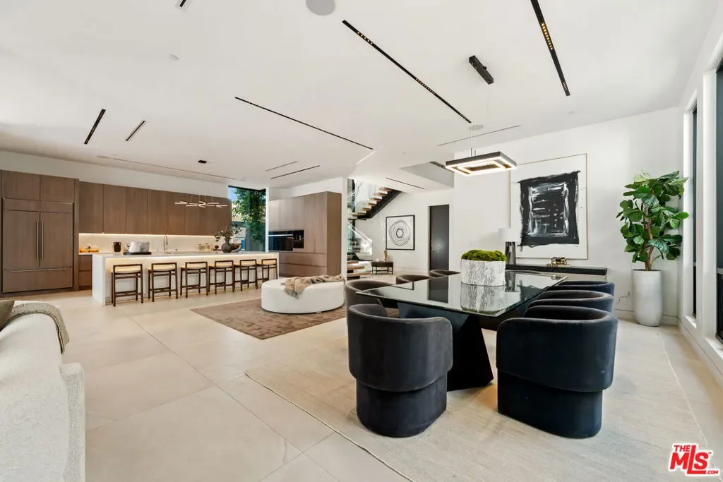 818 N Curson Avenue, Los Angeles, California, United States. - Photo 21