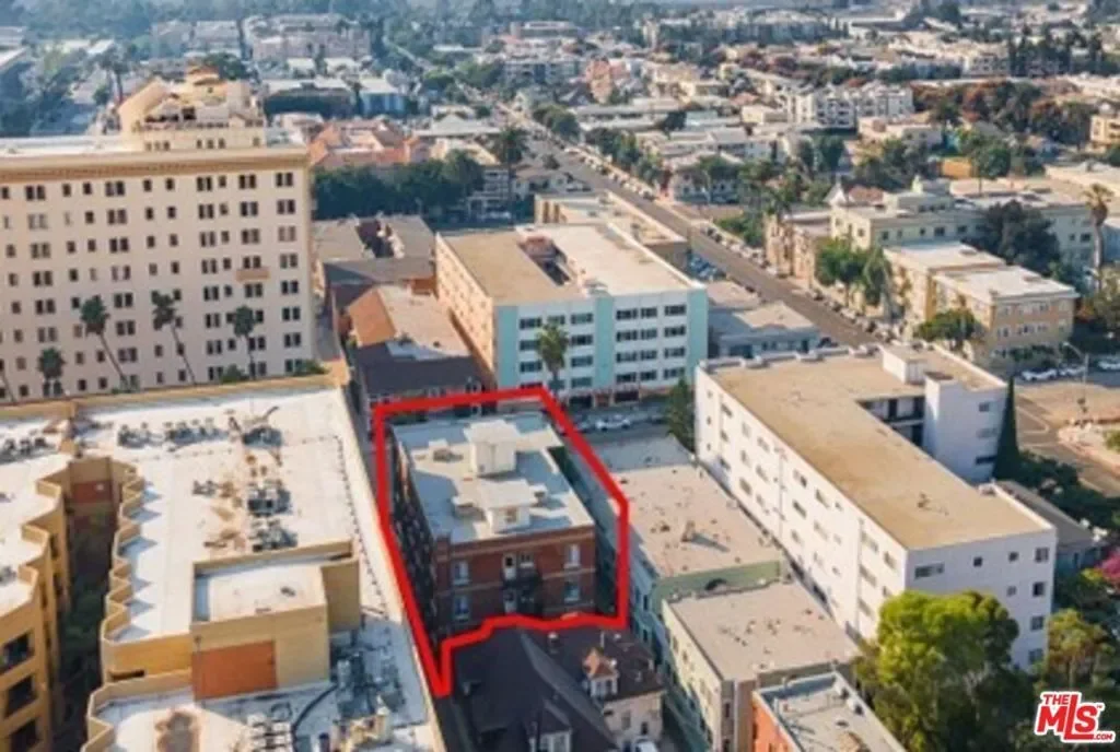 330 Cedar Avenue, Signal Hill, California, United States. - Photo 6