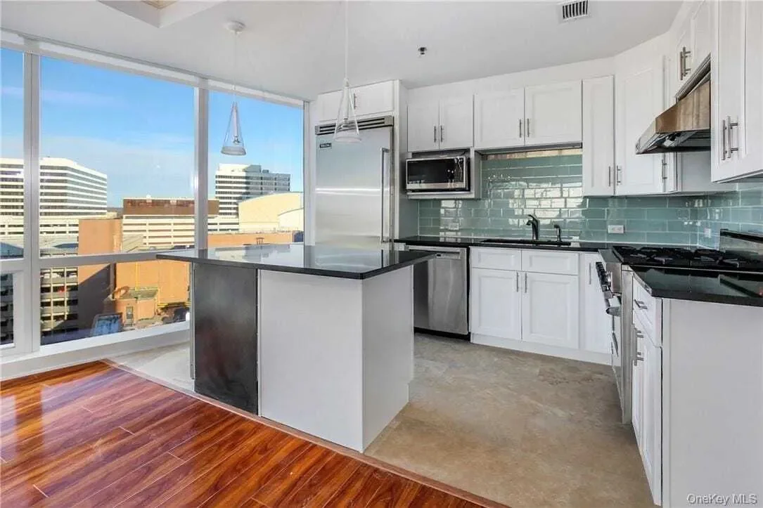 1 Renaissance Square, #11G, White Plains, NY, 10601, USA, White Plains, New York, United States. - Photo 4