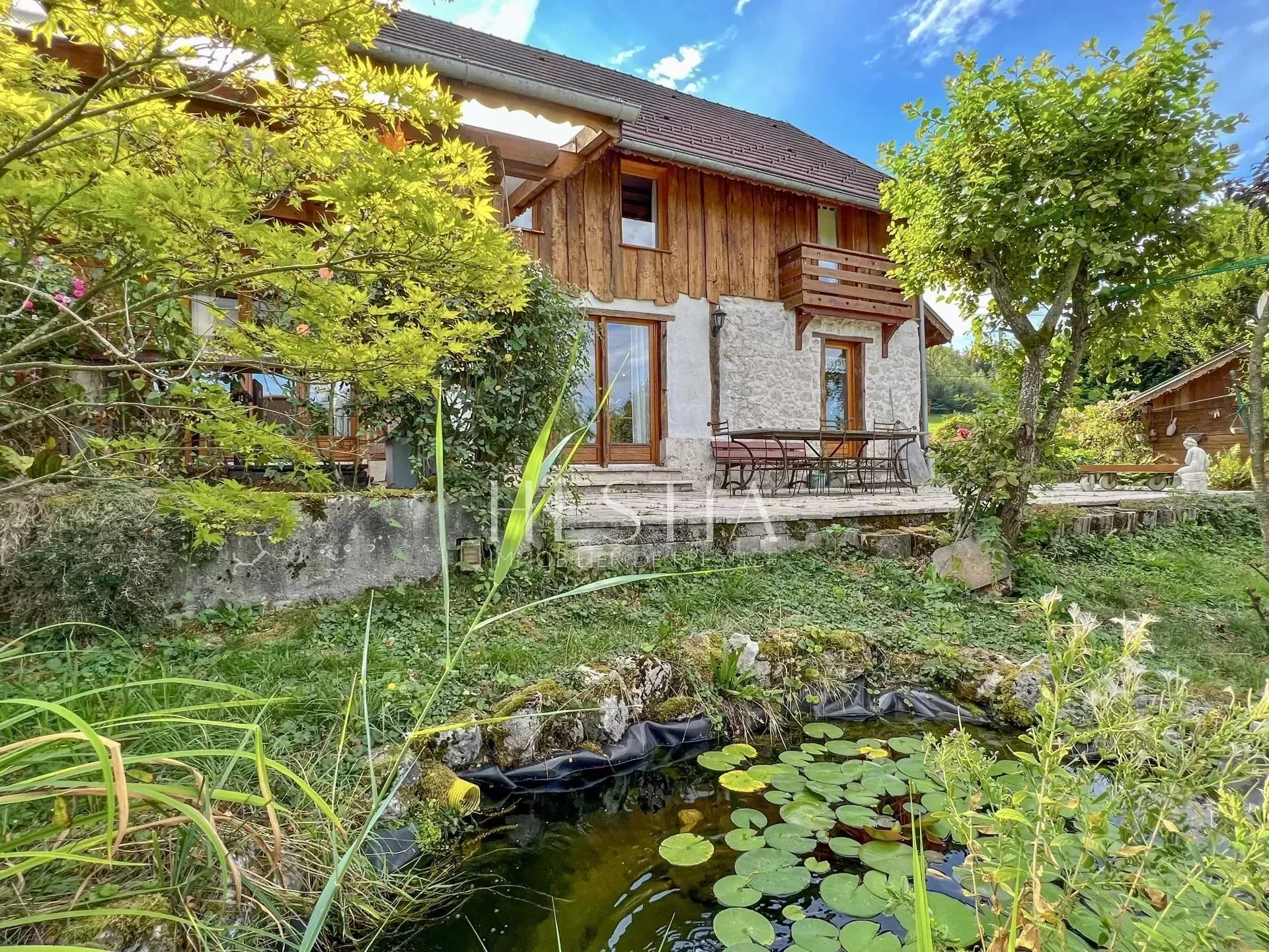 Exterior photo 8