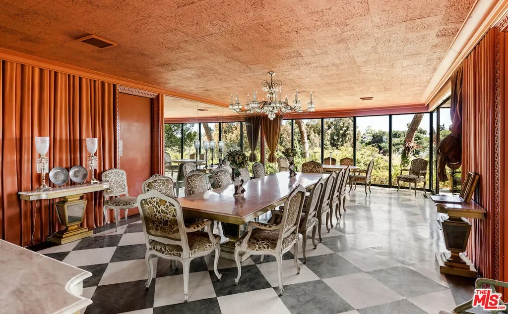 10934 Bellagio Road, Los Angeles, California, United States. - Photo 16