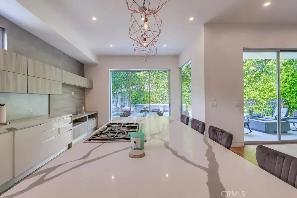 737 N Cherokee Avenue, Los Angeles, California, United States. - Photo 15