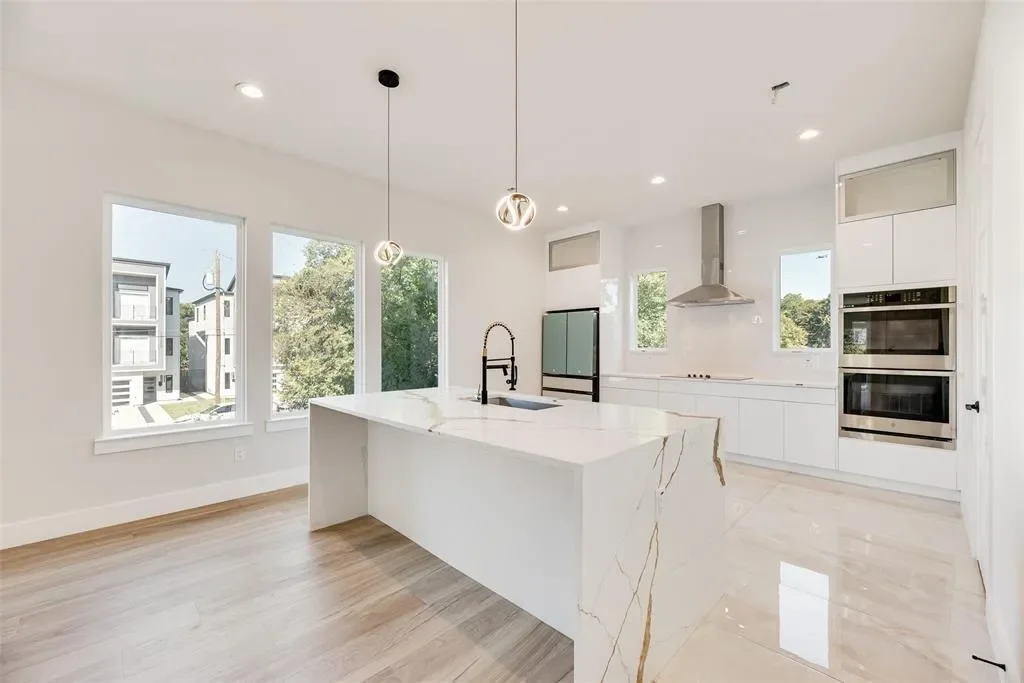 1121 Muncie Avenue, Dallas, Texas, United States. - Photo 8