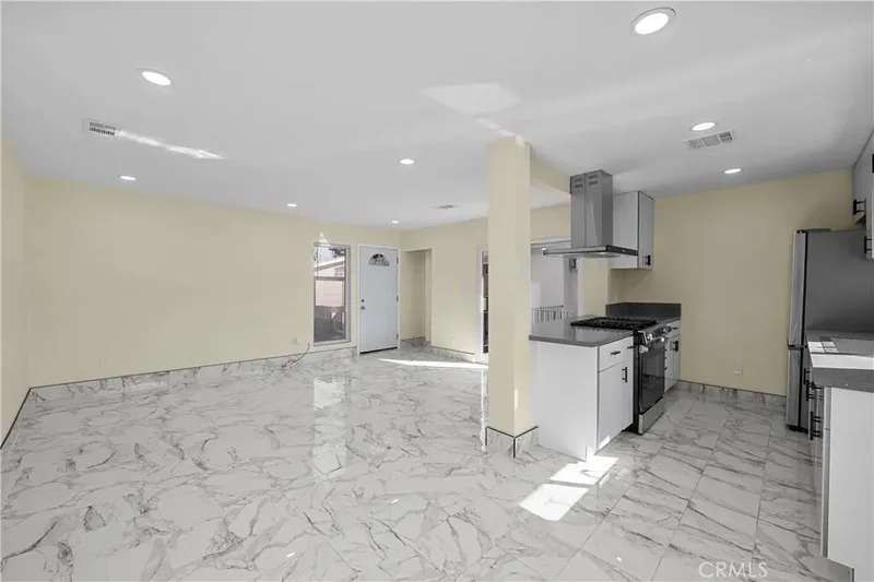 10005 Sepulveda, Los Angeles, California, United States. - Photo 28