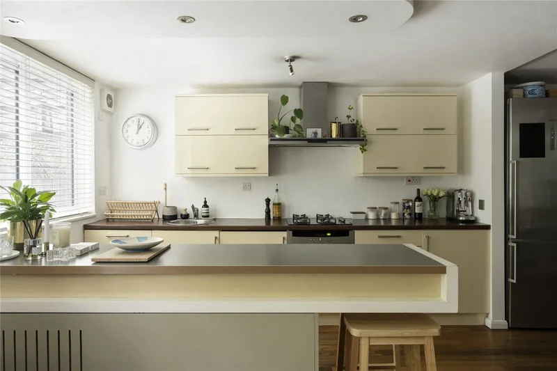 Dartmouth Close, London, London, England, United Kingdom. - Photo 5