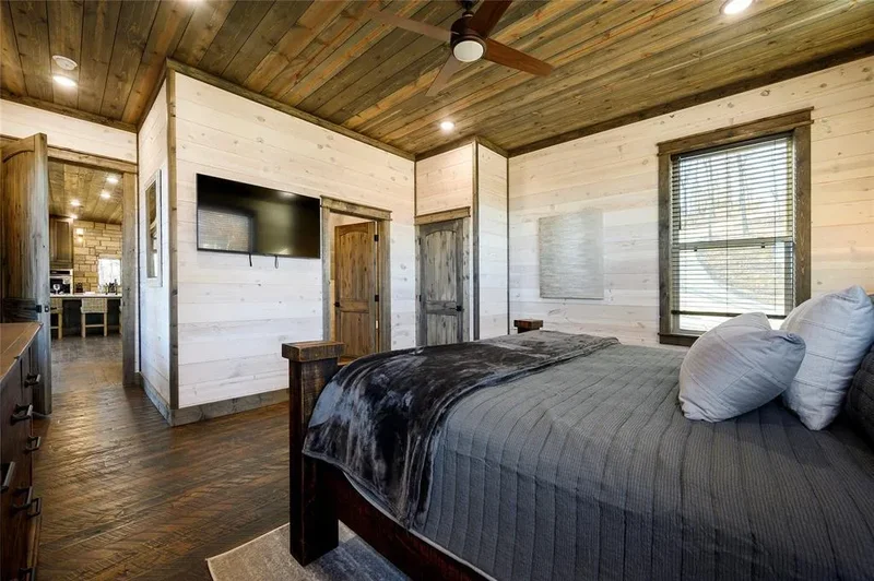 579 Moonshiner Springs Trail, Broken Bow, OK 74728, Broken Bow, Oklahoma, United States. - Photo 24