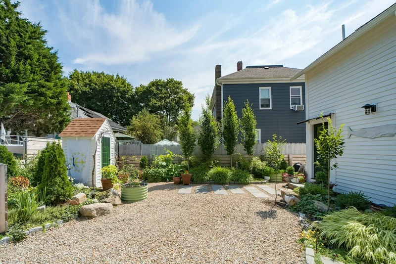 129 Cedar Avenue , East Providence, RI 02915, East Providence, Rhode Island, United States. - Photo 35