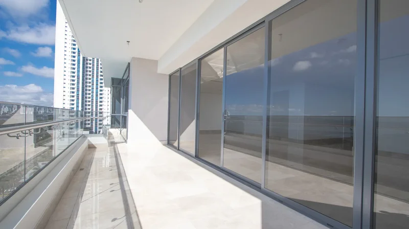 New apartment in Costa del Este with luxury finishes facing the sea