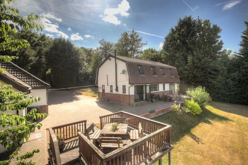 Homestead Drive, Basildon, Langdon Hills, England, United Kingdom. - Photo 19