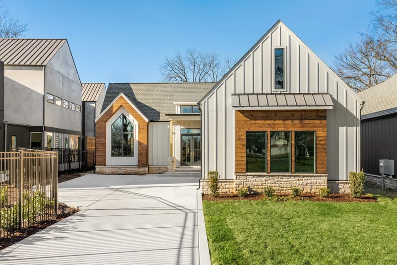 Single Family Residence in Nashville
