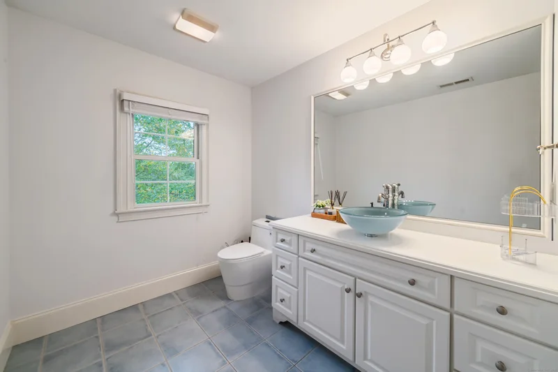 4 Wentworth Drive, Newtown, Connecticut, United States. - Photo 25