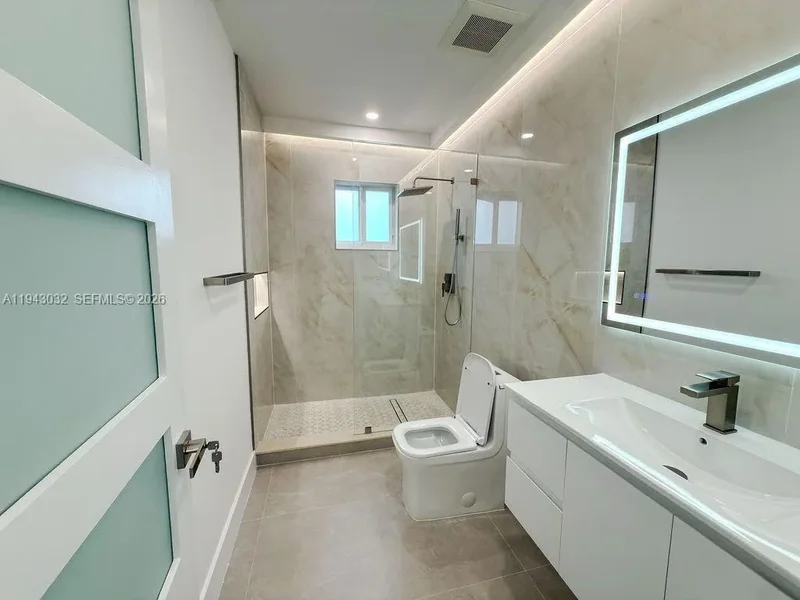 588 Palmetto Dr, Miami Springs, Florida, United States. - Photo 42