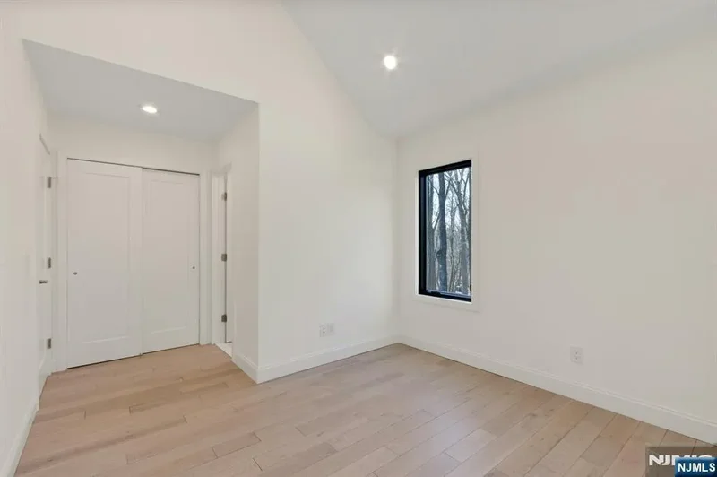 30 Sun Valley Road, Ramsey, NJ 07446, Ramsey, New Jersey, United States. - Photo 23