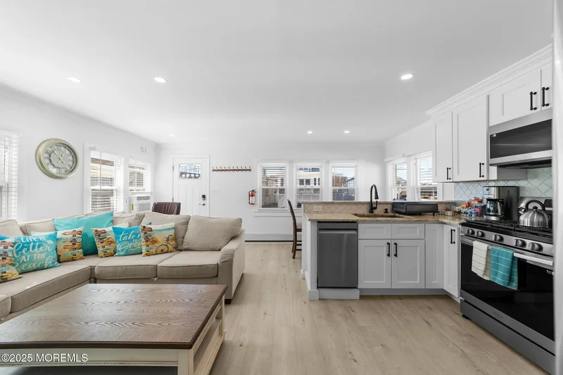 140 Ocean Avenue, Point Pleasant Beach, New Jersey, United States. - Photo 16