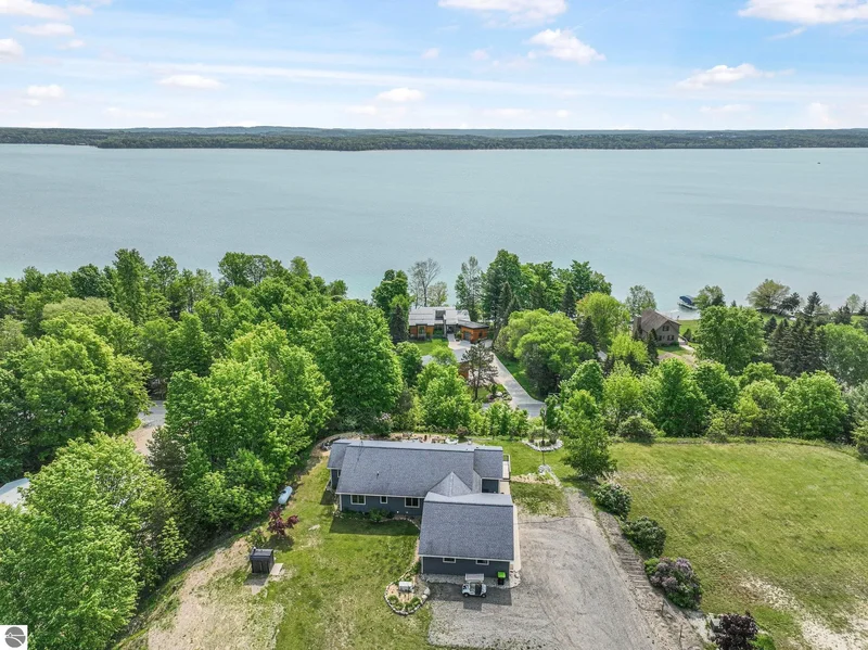 11660 Indian Road, Kewadin, MI 49648, Elk Rapids, Michigan, United States. - Photo 13